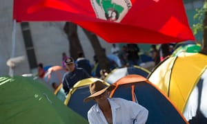 CONEXÕES PARA ADIAR O FIM DO MUNDO